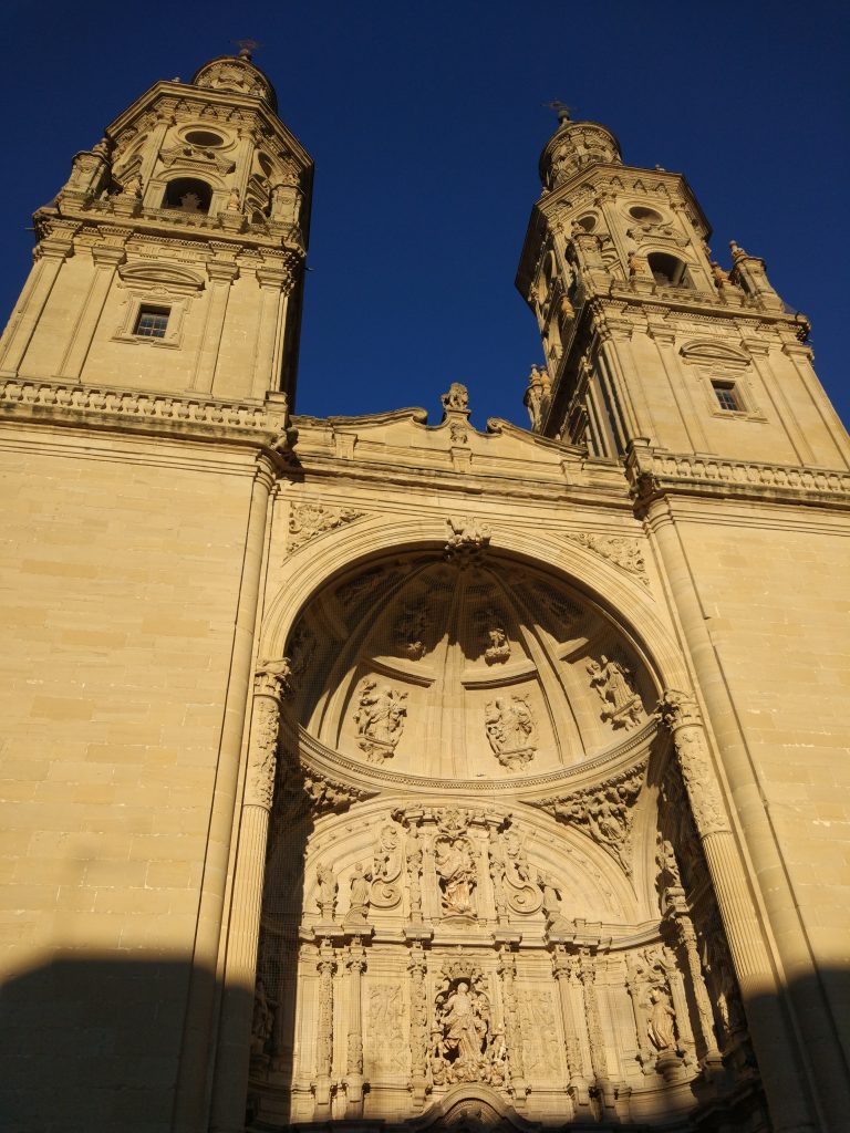 Siente la majestuosidad de la Concatedral de Santa María de la Redonda de Logroño